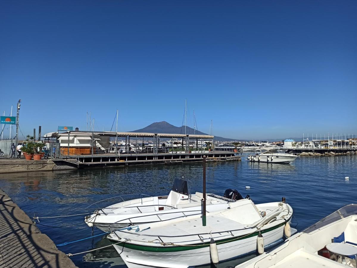 カステッランマーレ・ディ・スタービア La Terrazza Quisisana Sorrento Coastヴィラ エクステリア 写真