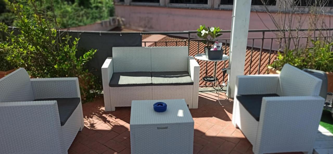 カステッランマーレ・ディ・スタービア La Terrazza Quisisana Sorrento Coastヴィラ エクステリア 写真