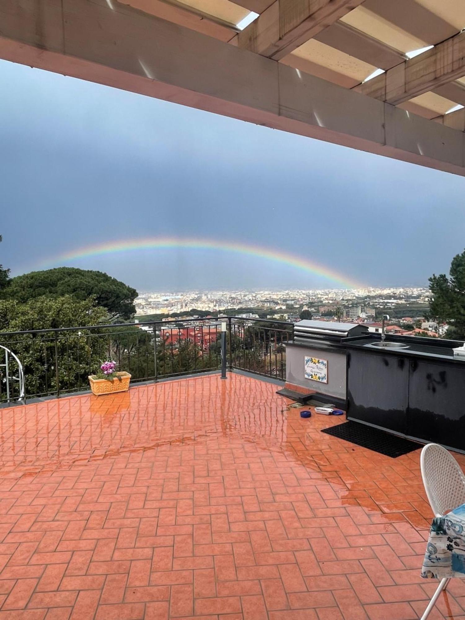 カステッランマーレ・ディ・スタービア La Terrazza Quisisana Sorrento Coastヴィラ エクステリア 写真