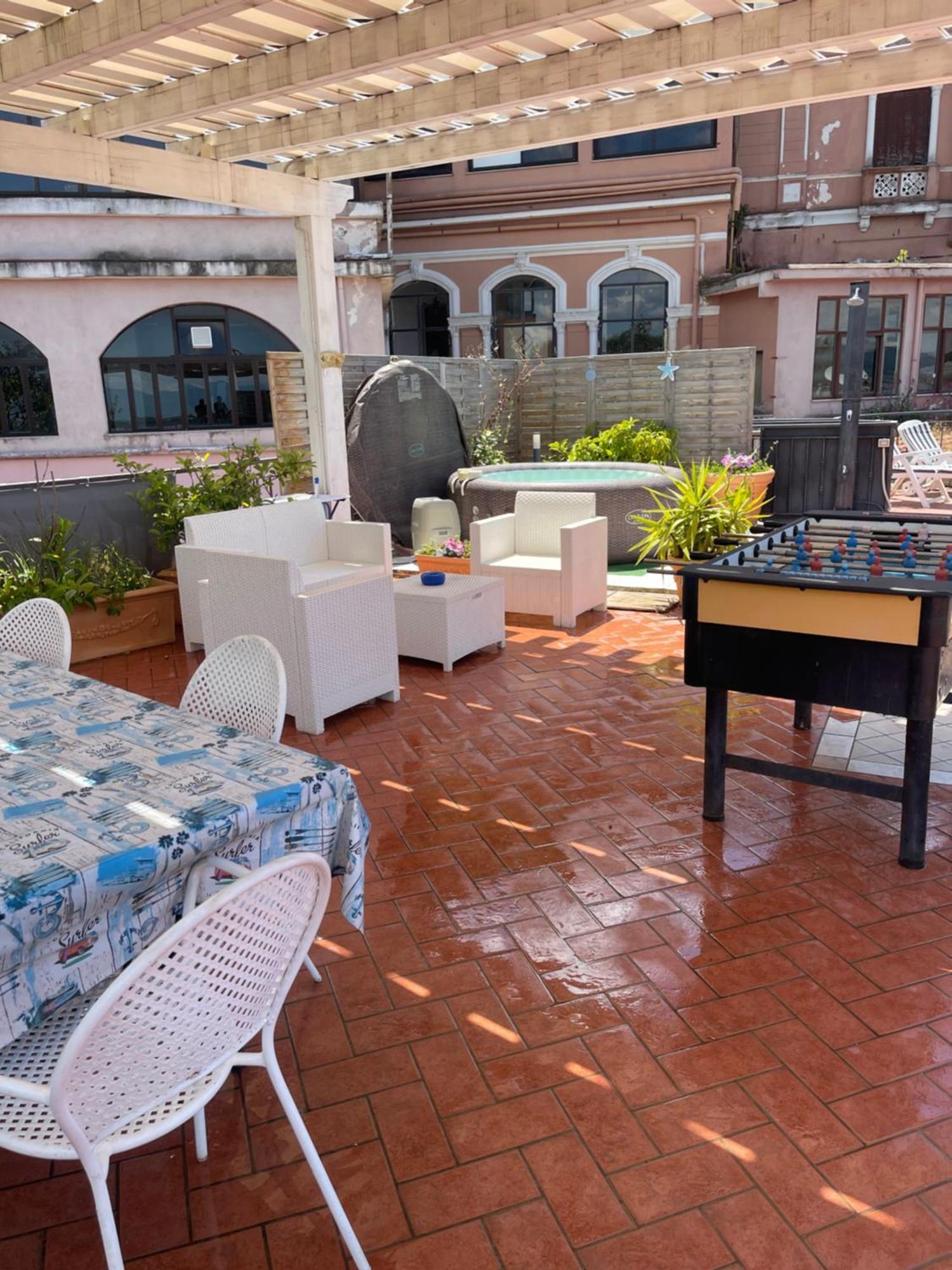 カステッランマーレ・ディ・スタービア La Terrazza Quisisana Sorrento Coastヴィラ エクステリア 写真