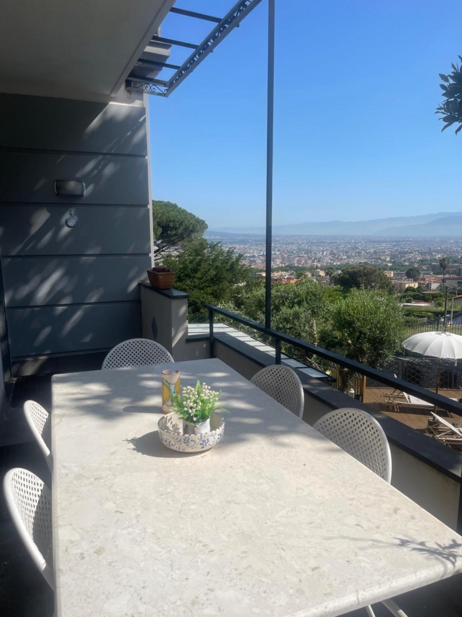 カステッランマーレ・ディ・スタービア La Terrazza Quisisana Sorrento Coastヴィラ エクステリア 写真